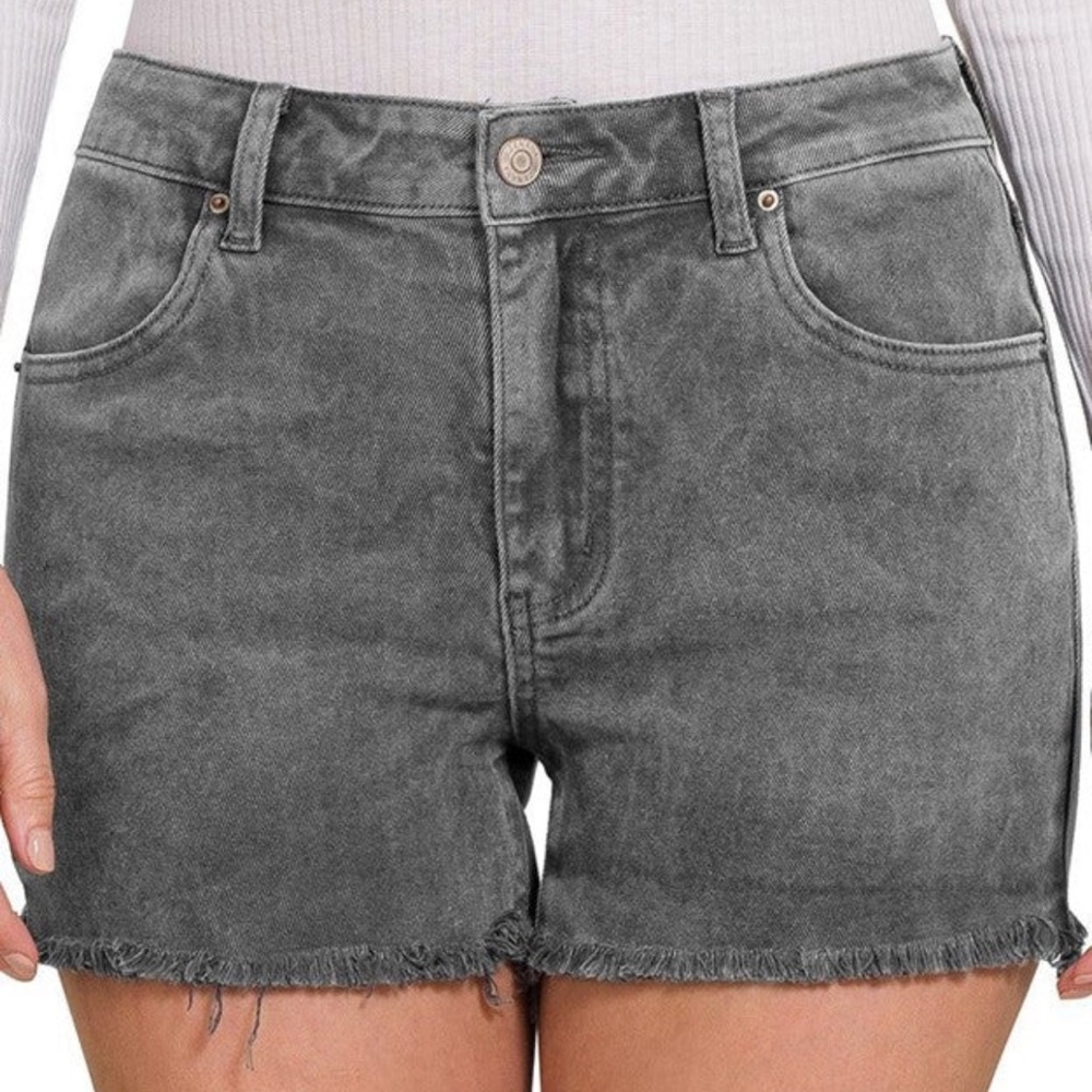 ZENANA ACID WASHED FRAYED CUTOFF HEM SHORTS